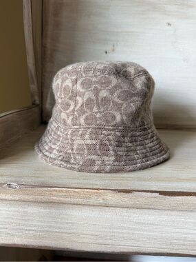 Coach Signature Jacquard Wool Bucket Hat Size Small